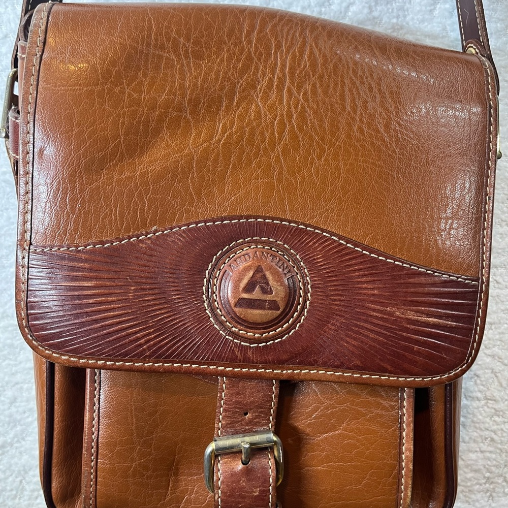 Andantini Moda Italiana Full Grain Leather Messenger Crossbody Bag Brown